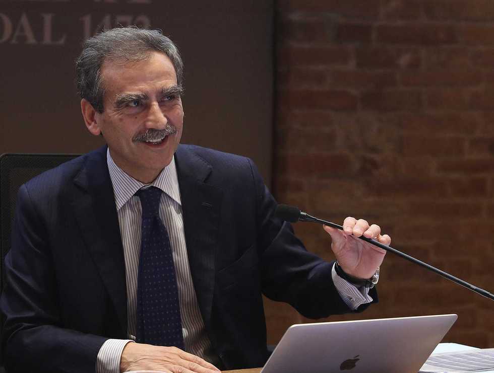 Mps, Lovaglio cerca voti ma il mercato frena