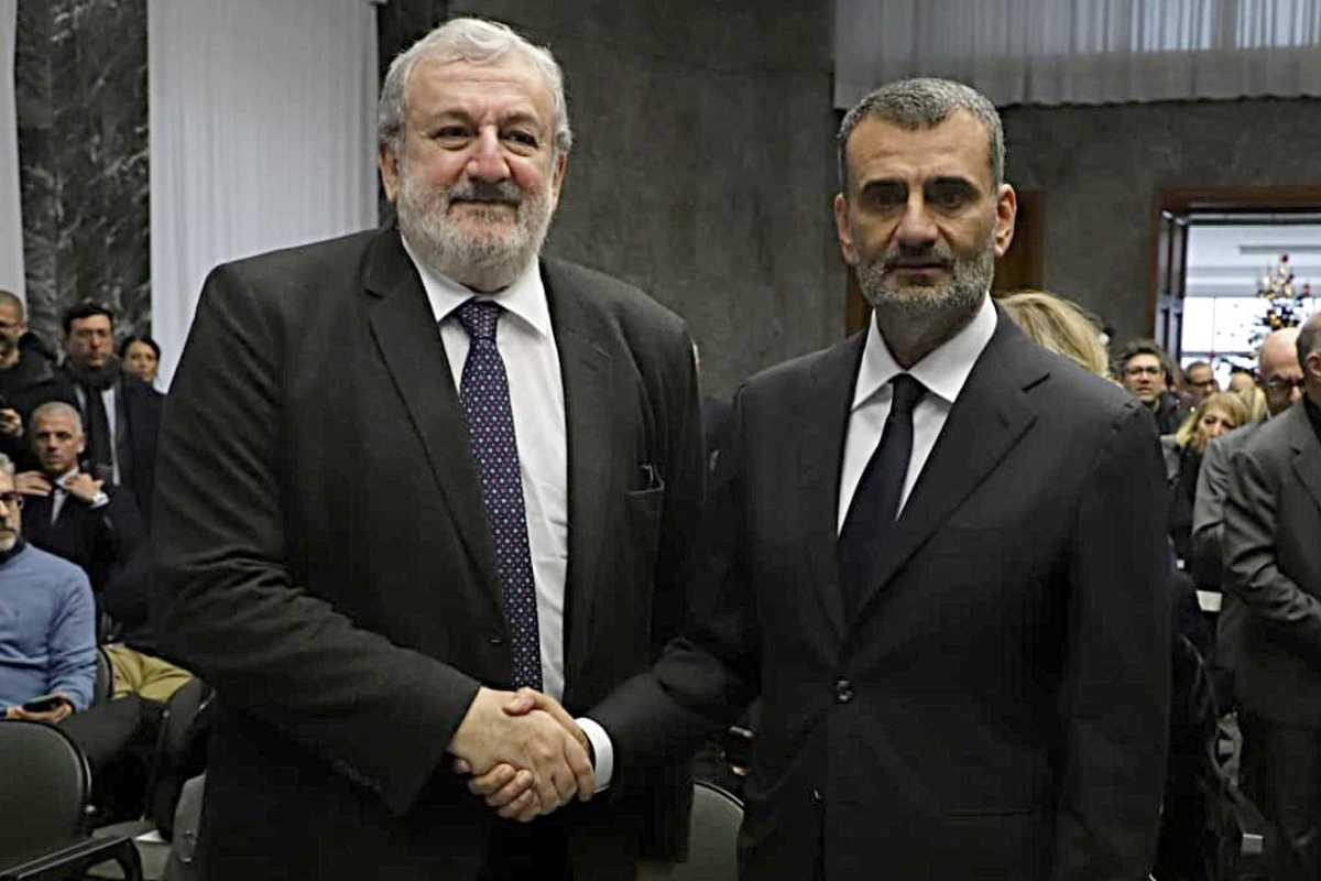 Pur di dargli una poltrona, Decaro pagherà a Emiliano i contributi previdenziali