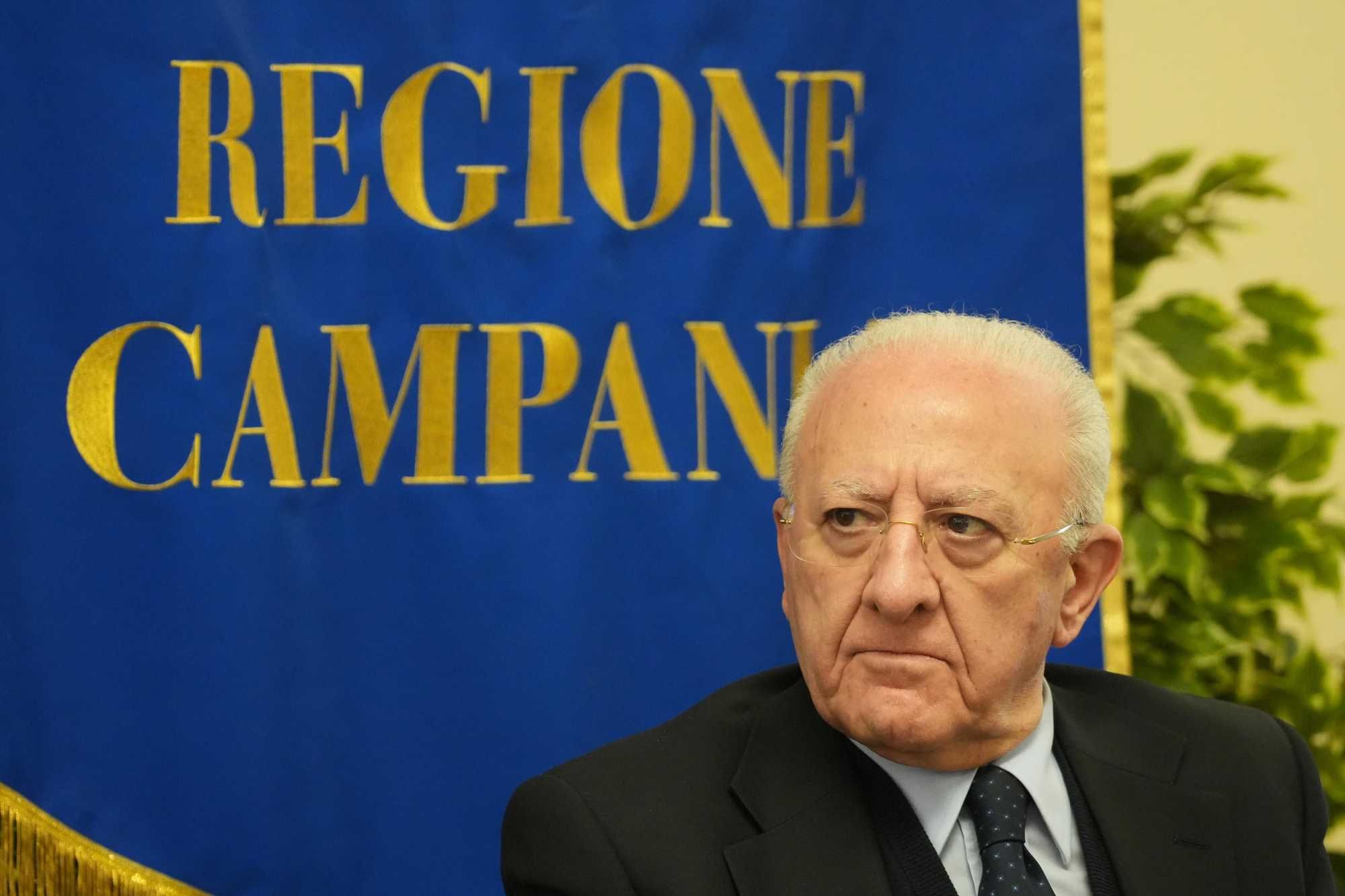 De Luca vuol incarcerare i Trevallion: «Non hanno fatto vaccinare i figli»