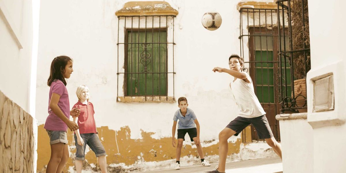 il calcio deve fiorire lungo le strade salviamo i bambini dall8217anazionale da Laverita.info il calcio deve fiorire lungo le strade salviamo i bambini dall8217anazionale