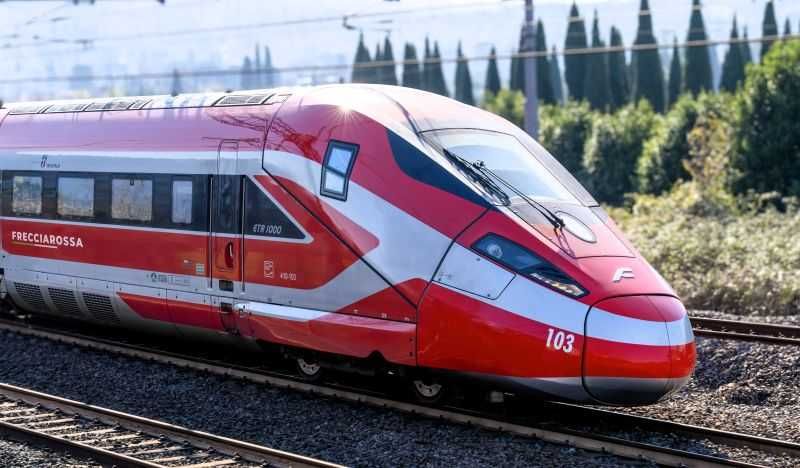 Pasqua e ponti di primavera: in 28 milioni scelgono il treno. Fs potenzia l'offerta