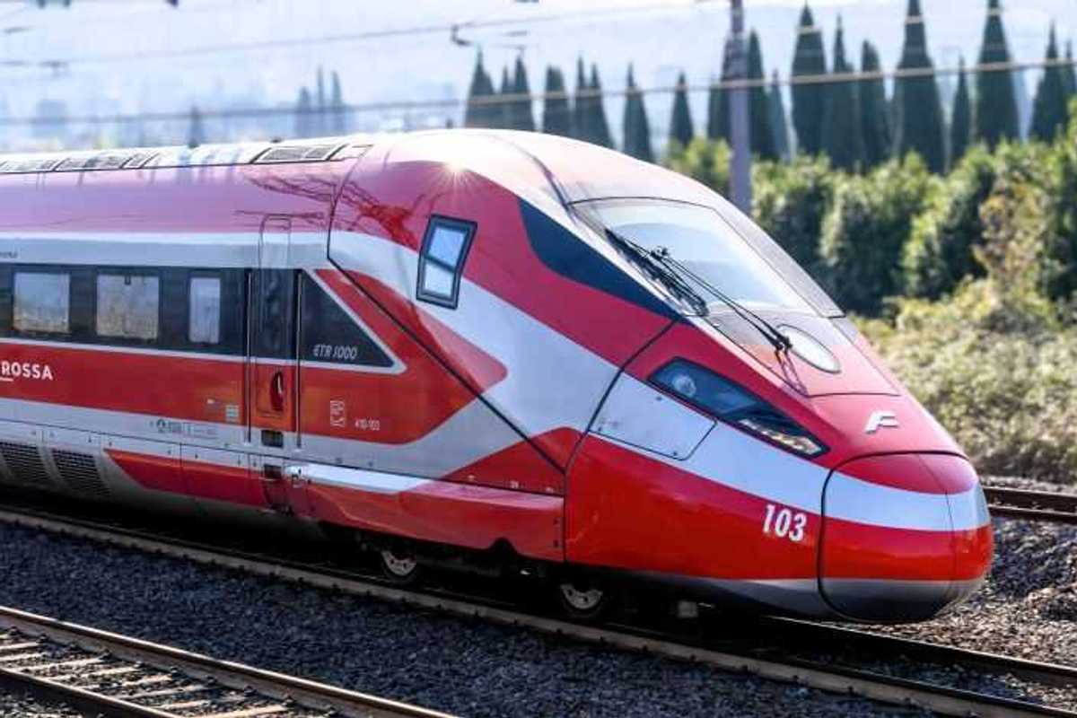Pasqua e ponti di primavera: in 28 milioni scelgono il treno. Fs potenzia l'offerta