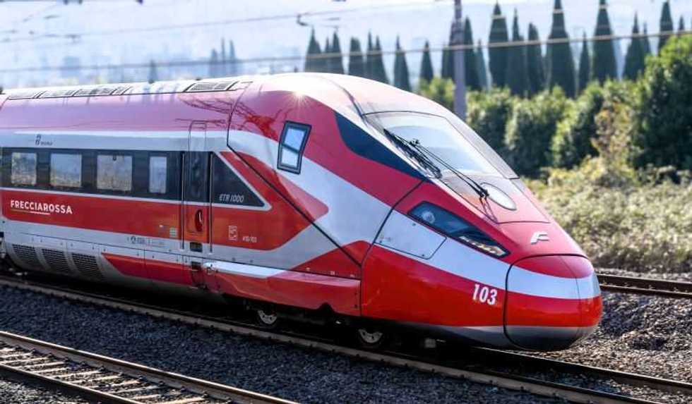 Pasqua e ponti di primavera: in 28 milioni scelgono il treno. Fs potenzia l'offerta