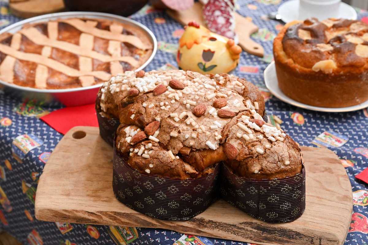 Tra casatiello e colomba, i sapori della tavola pasquale