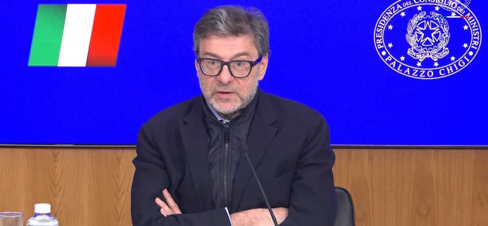 Giorgetti: «Patto di stabilità da rivedere». L’Ue delira: «No, prima la recessione»