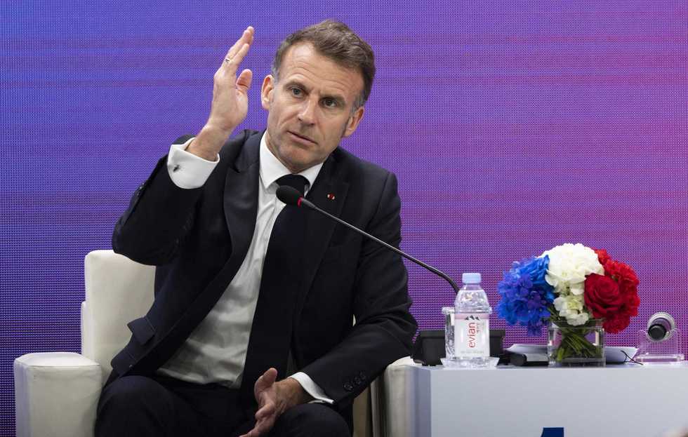 Macron riesce a navigare a Hormuz col passaggio dei russi e dei cinesi