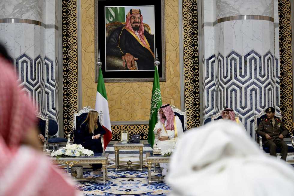 Meloni non aspetta Usa e Ue. Stringe accordi nel Golfo per la sicurezza energetica