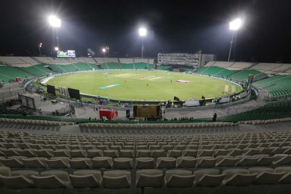 Benzina razionata, locali chiusi alle 21. In Asia e Africa è già quasi lockdown