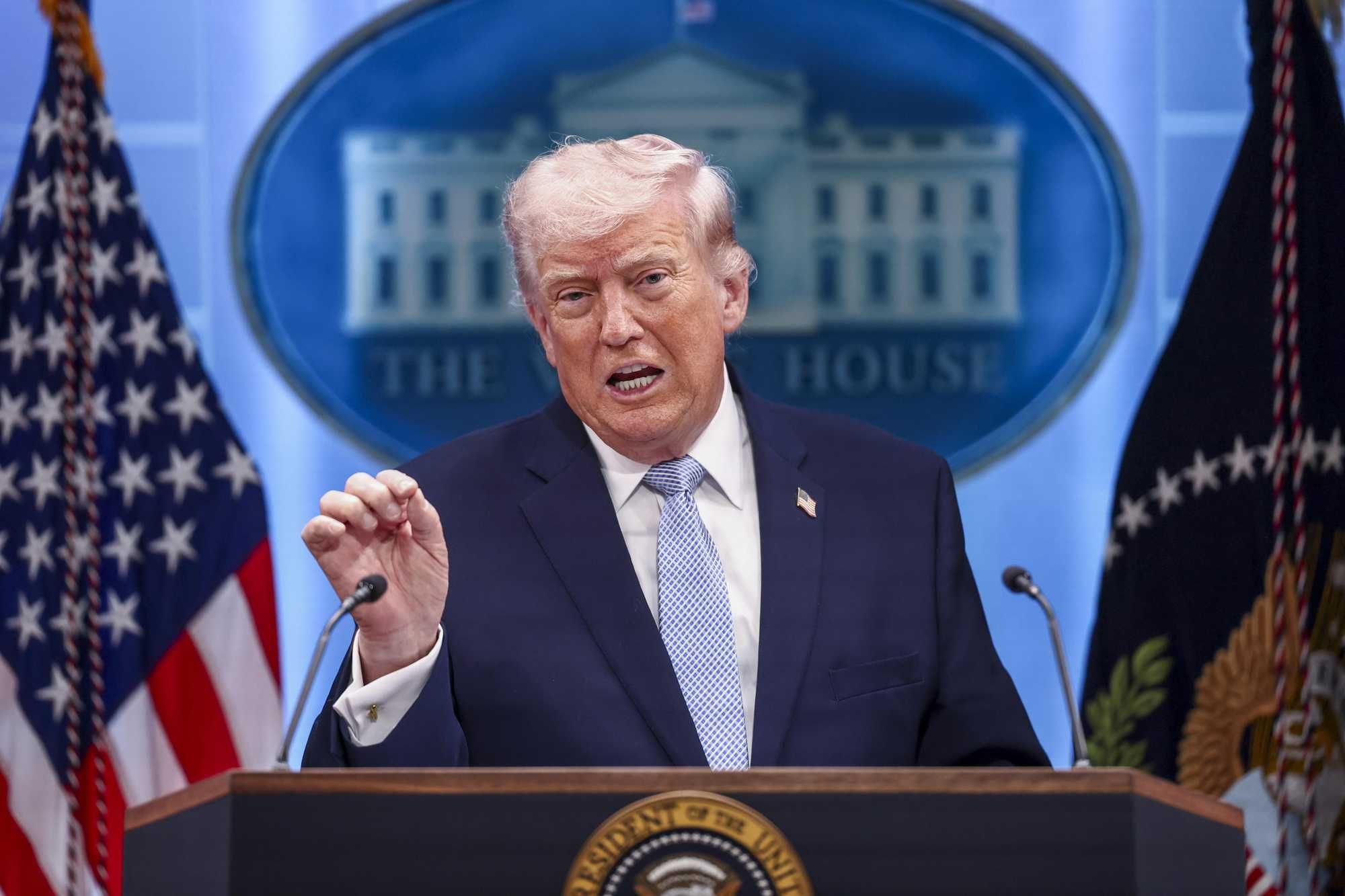 Trump congela l’attacco: due settimane per trattare con l’Iran