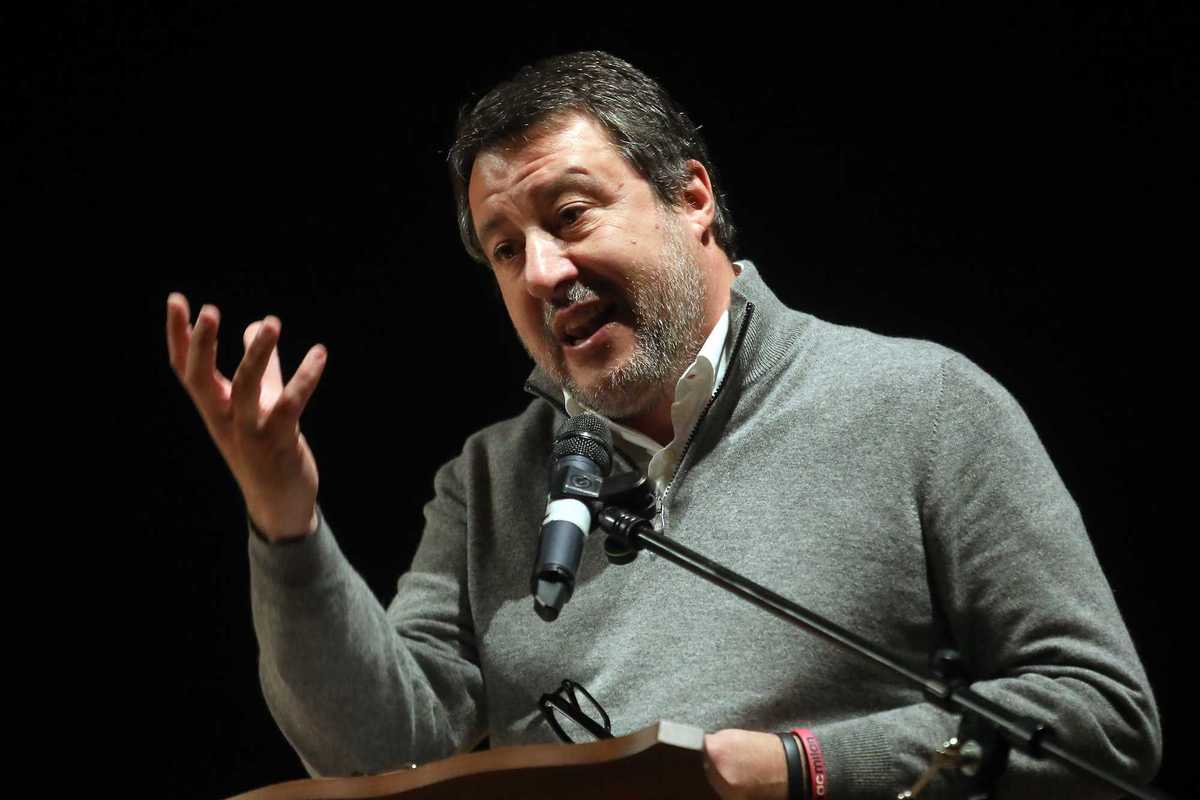 Salvini processa in piazza i vincoli Ue. Pure Berlino sfida il Patto di stabilità