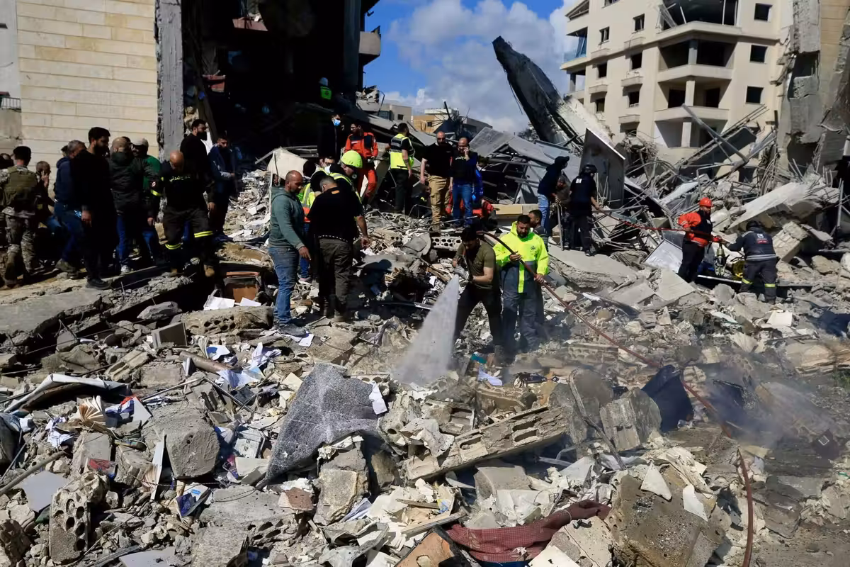 Netanyahu devasta Beirut e colpisce i soldati italiani