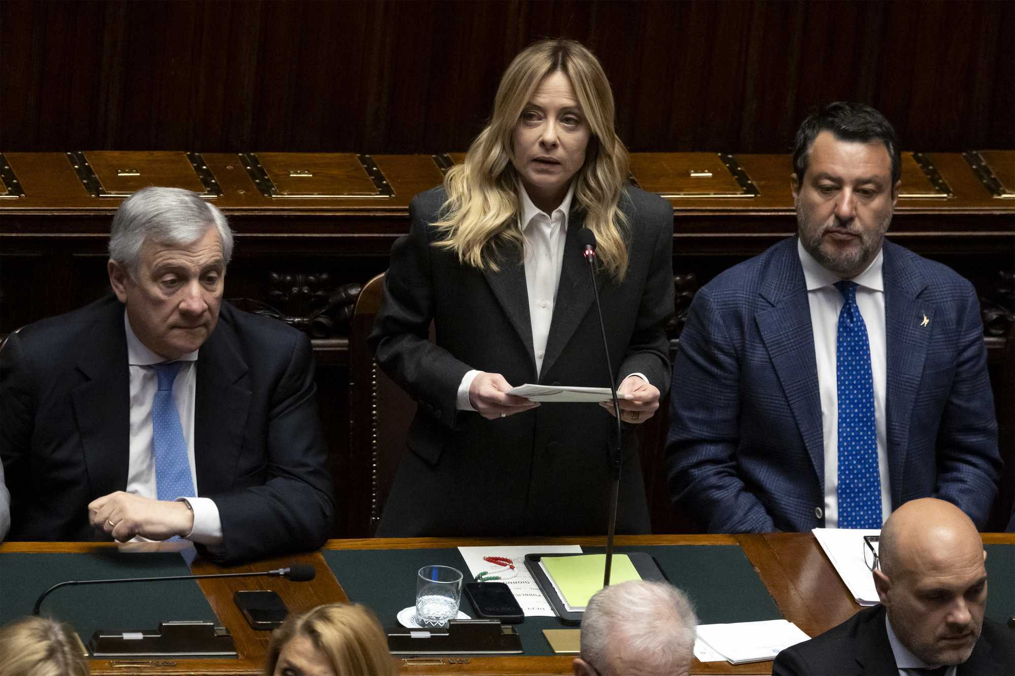 Meloni: «Né dimissioni né rimpasto, governiamo per cinque anni»