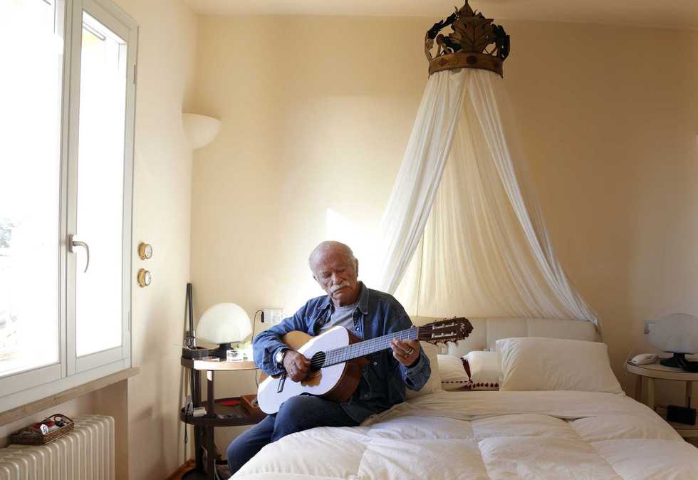 Gino Paoli cambiò la musica italiana usando il pennello