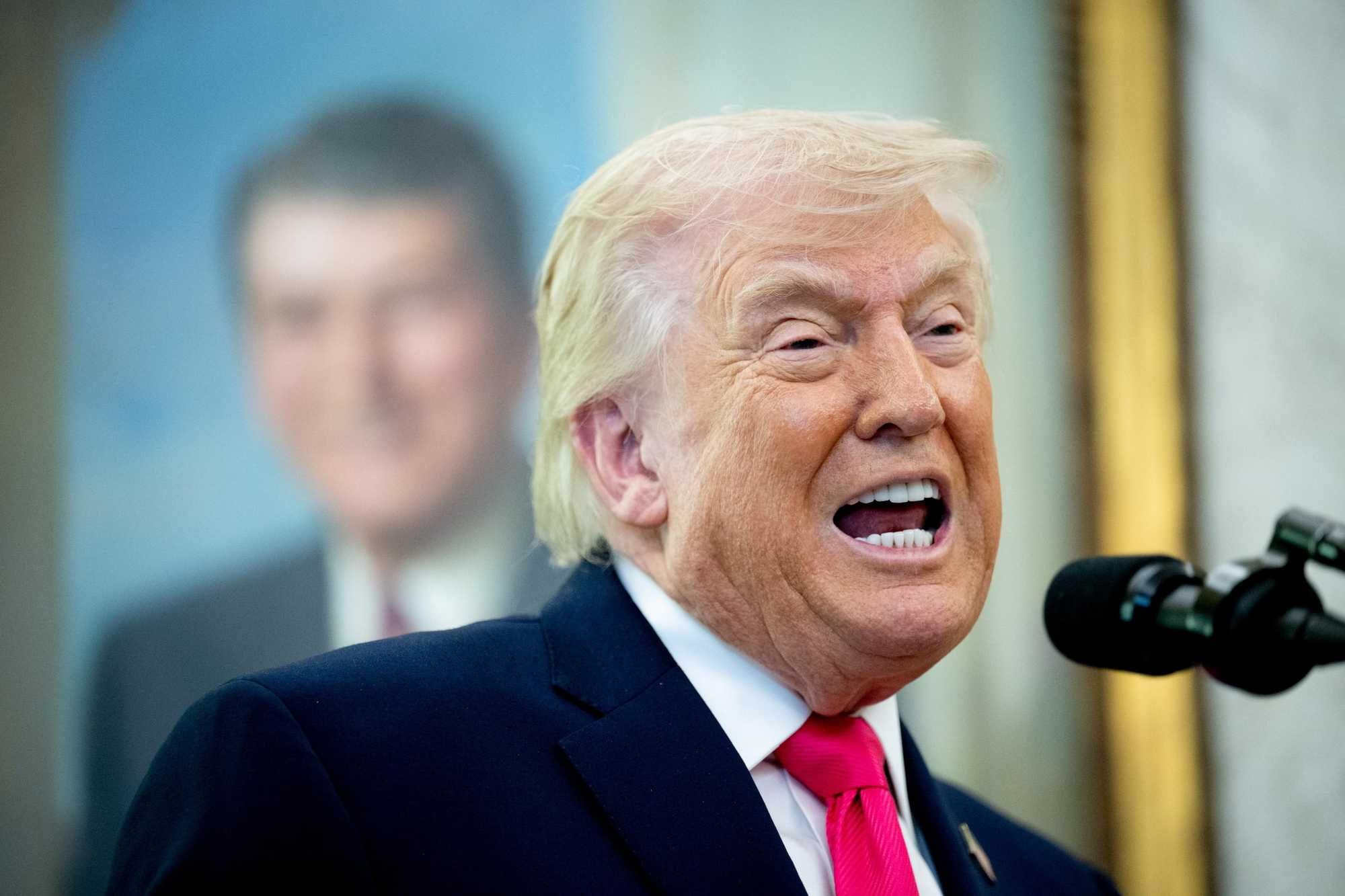 Trump ci minaccia: «Sì ai dazi o niente sconti sul Gnl americano»