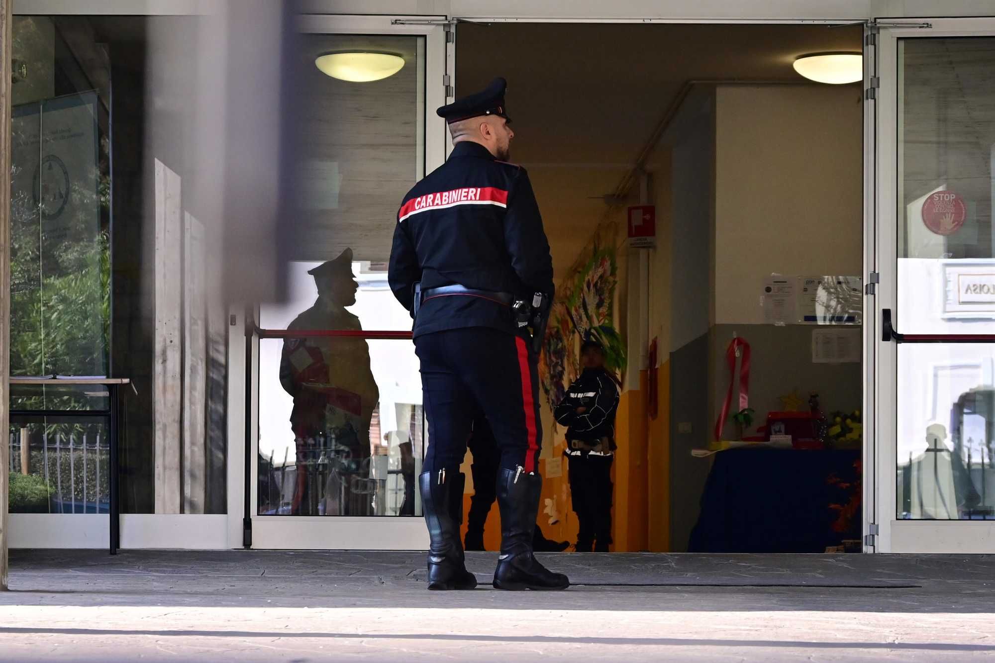 Tredicenne accoltella la sua prof durante una diretta sui social