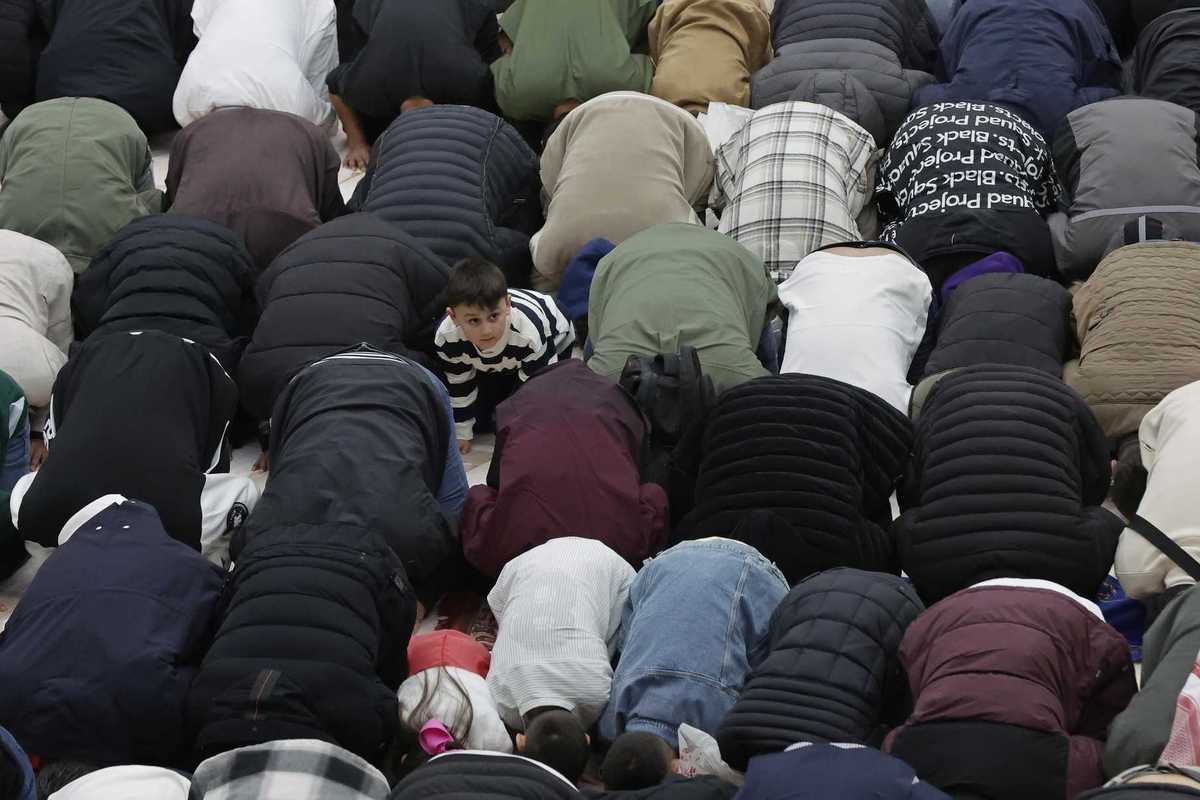 Scuole sottomesse: ok al Ramadan, i preti invece...