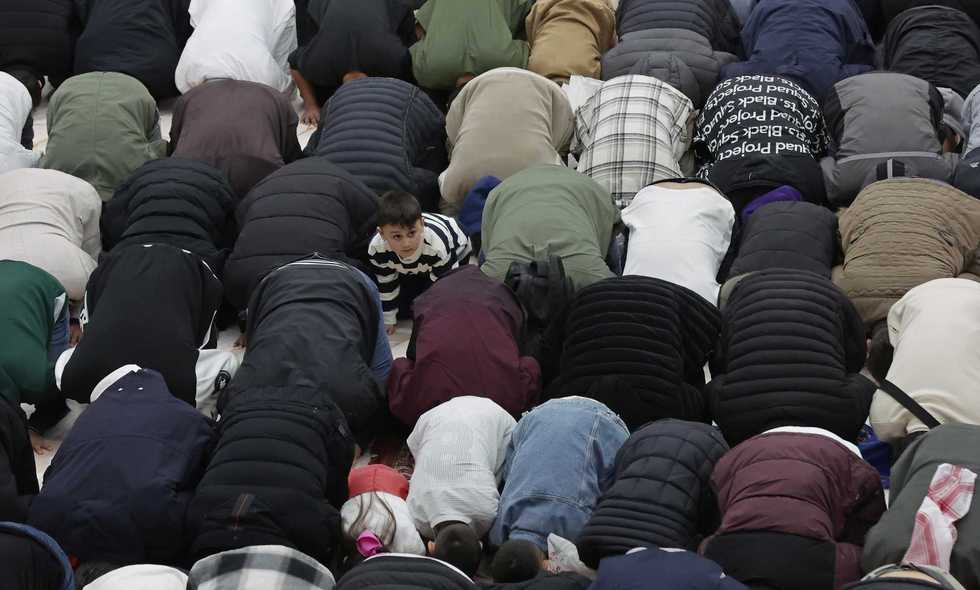 Scuole sottomesse: ok al Ramadan, i preti invece...