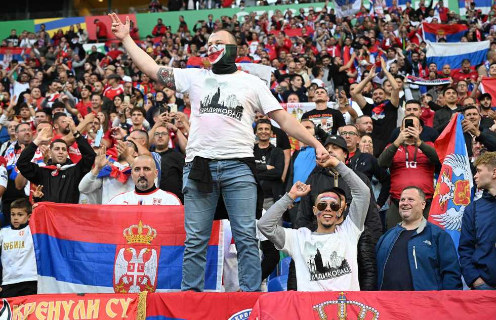 Per i Balcani non sono solo 90 minuti: urlano contro l’Europa che non li vede