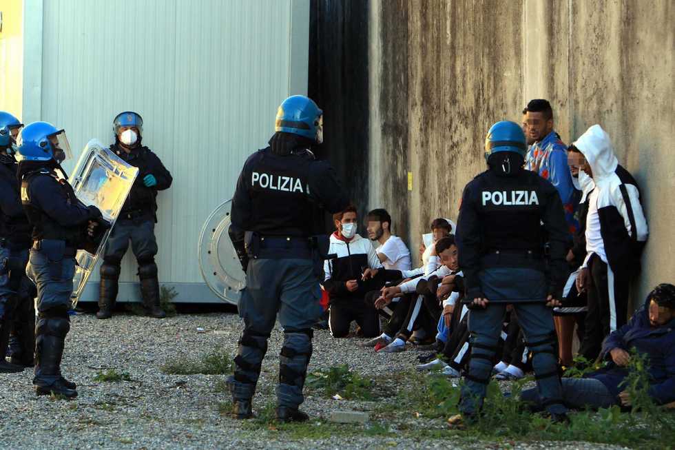 La Costituzione e i rimpatri sono compatibili