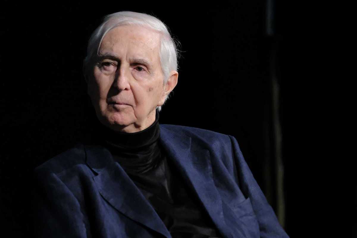 Riccardo Ruggeri: «Nel lavoro scoppia la bolla dell’IA. Indicazioni per non saltare in aria»