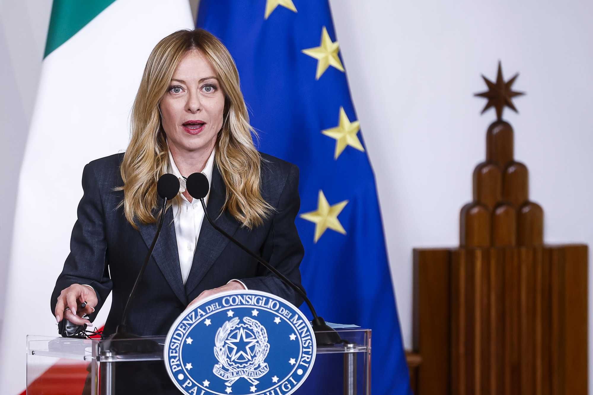 Il Trump furioso fa bene alla Meloni