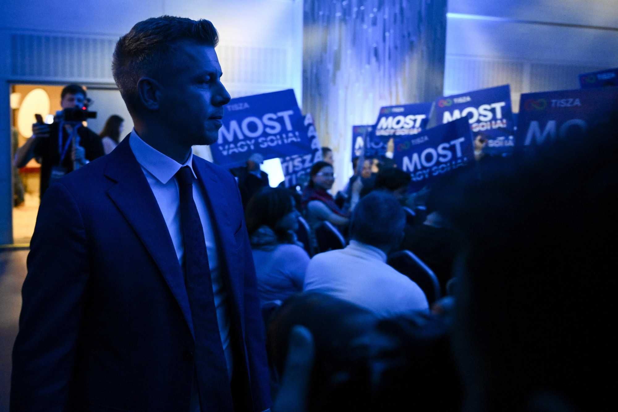 Il nuovo idolo dei dem censura la tv pubblica