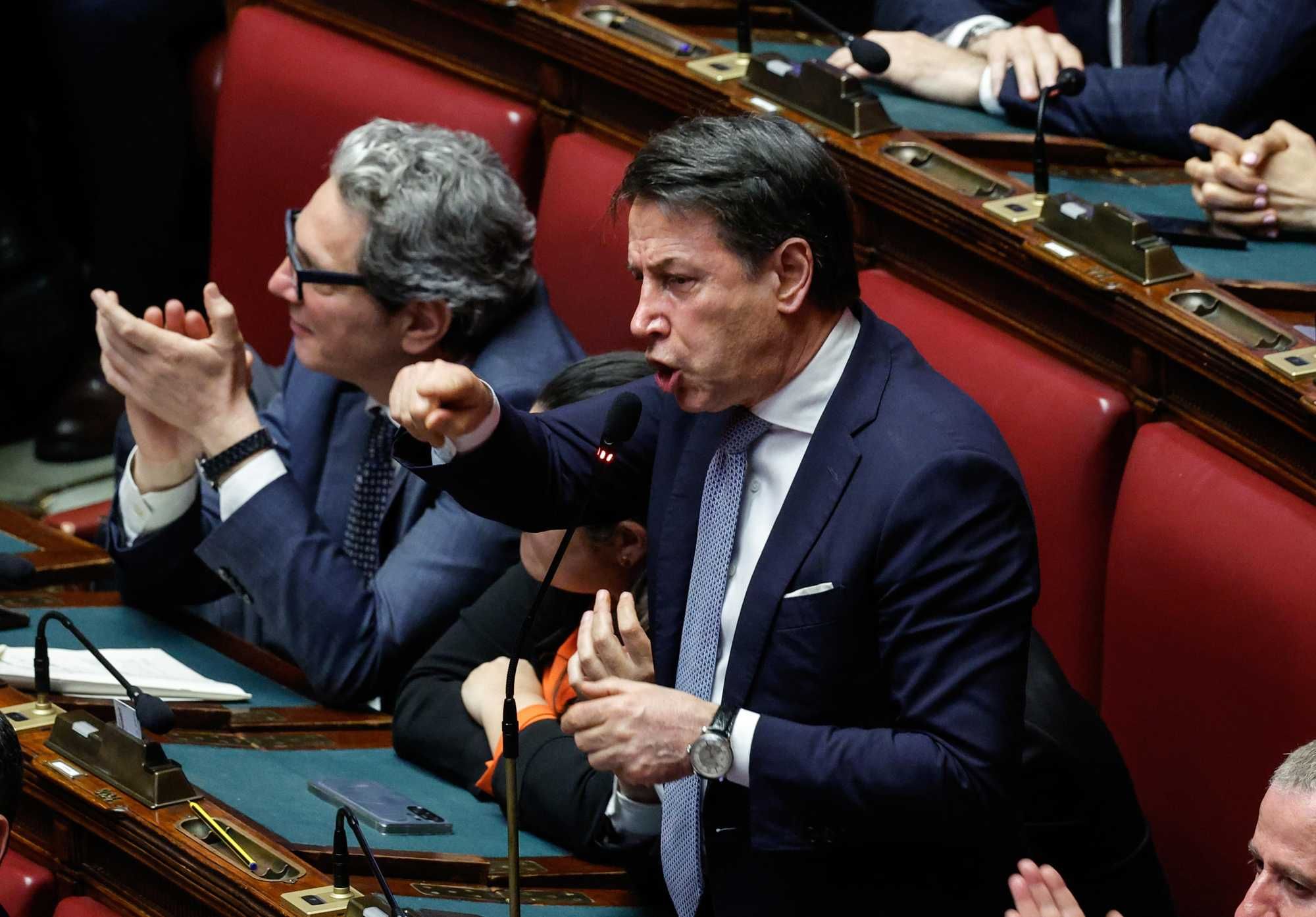 Giuseppi è anti immunità ma fugge dal Covid