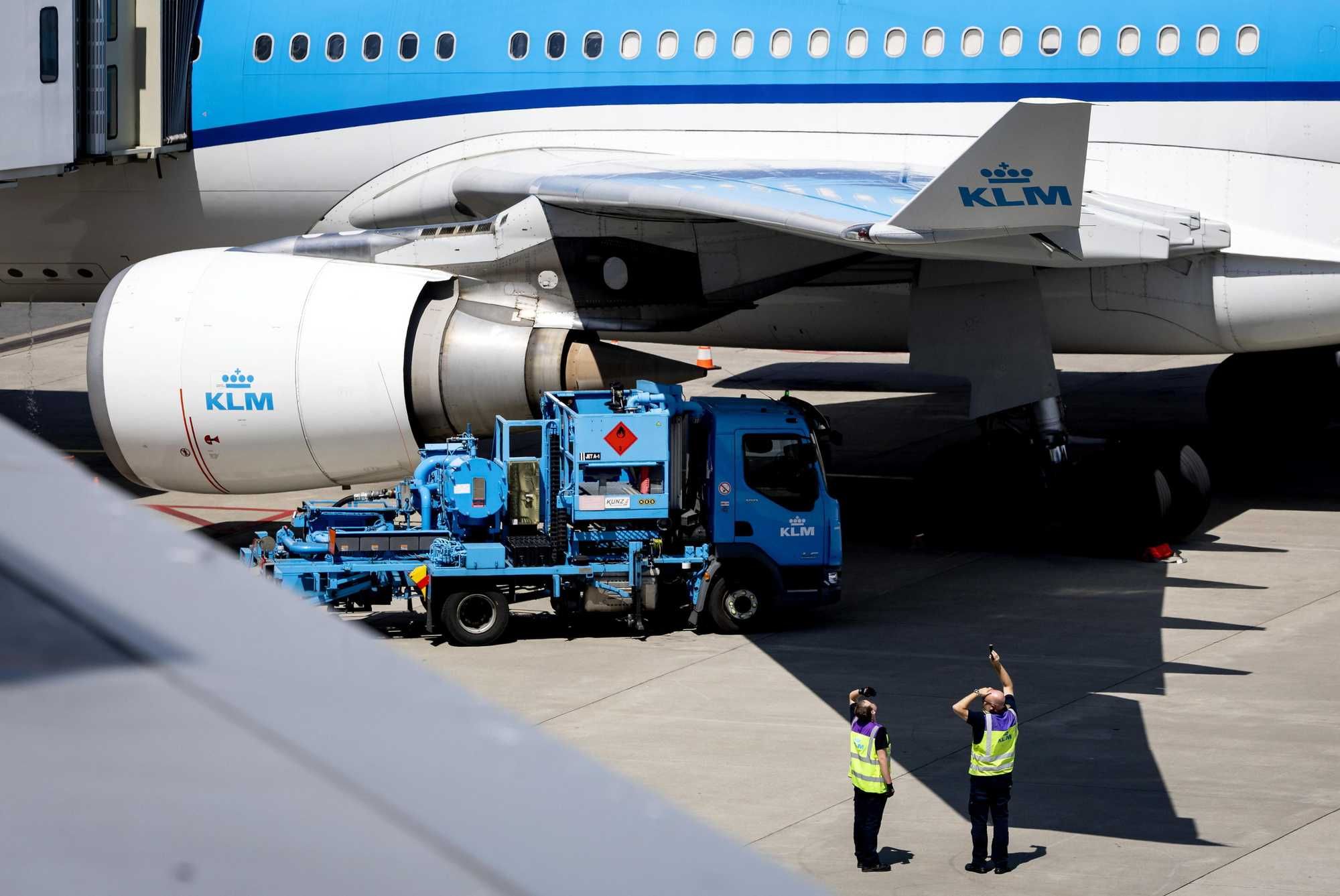 Klm inizia a tagliare 160 voli per la mancanza di carburante