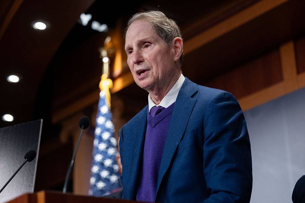 Wyden Denounces 'Highly Questionable' $370 Million Tax Giveaway to Gas ...