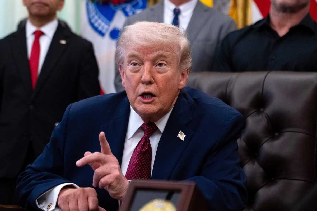 Trump smorza: «Fanno un po’ i furbi, ma le trattative vanno molto bene»