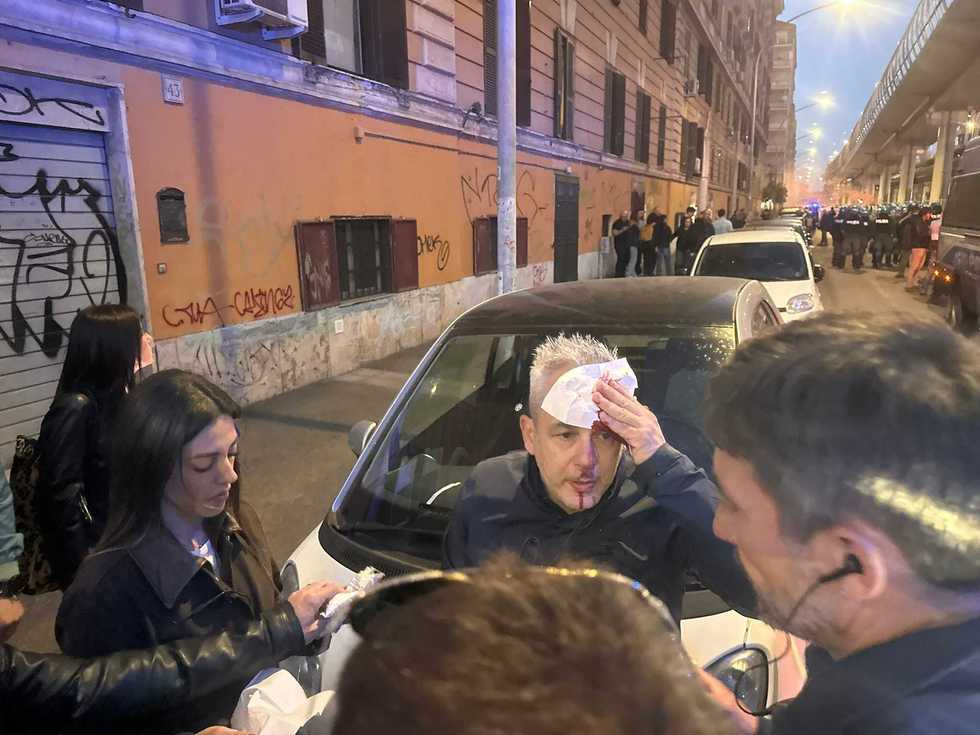 A Roma gli anarchici feriscono un poliziotto