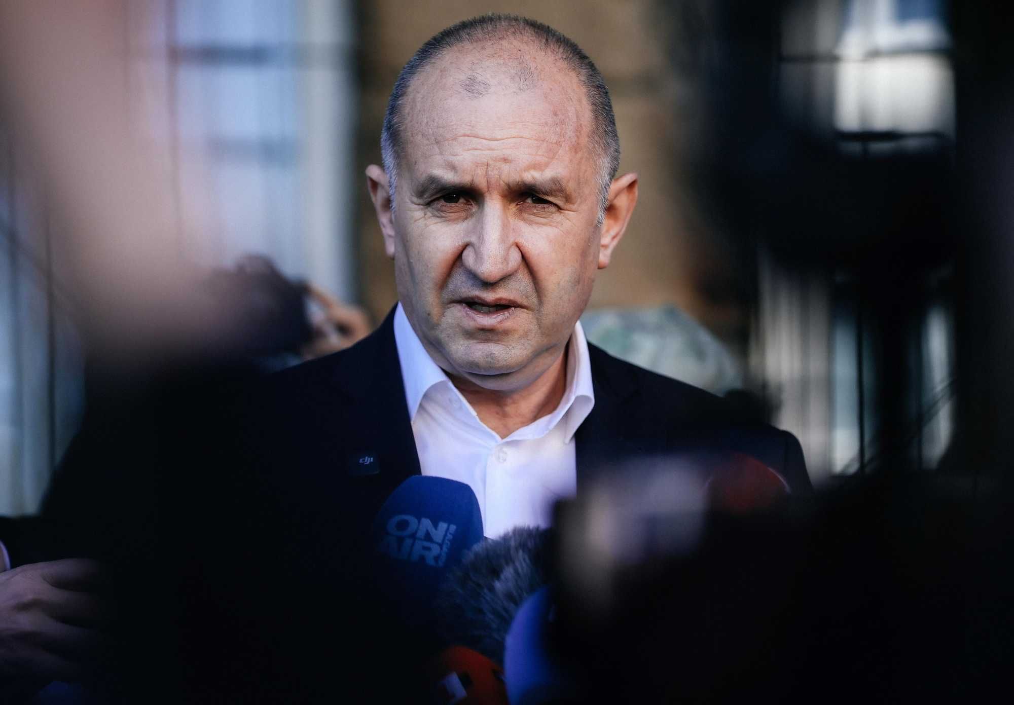 Bulgaria nell’euro in barba al popolo. Quattro mesi dopo vince un «Orbán»