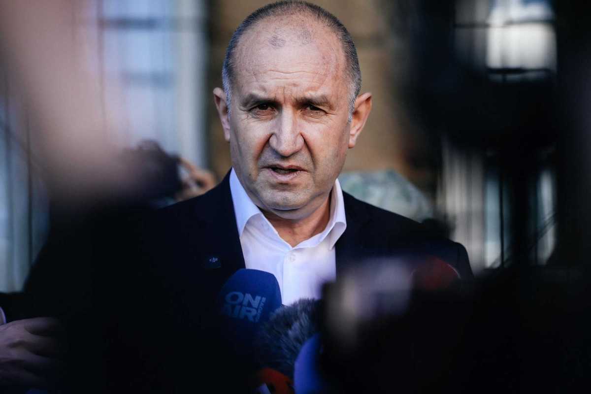 Bulgaria nell’euro in barba al popolo. Quattro mesi dopo vince un «Orbán»