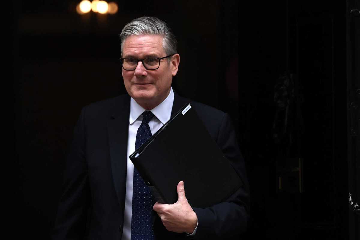 Starmer si scusa ma non si dimette