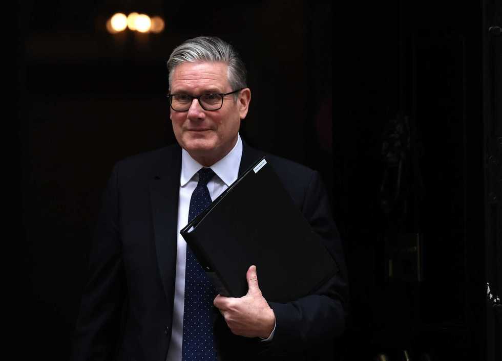 Starmer si scusa ma non si dimette