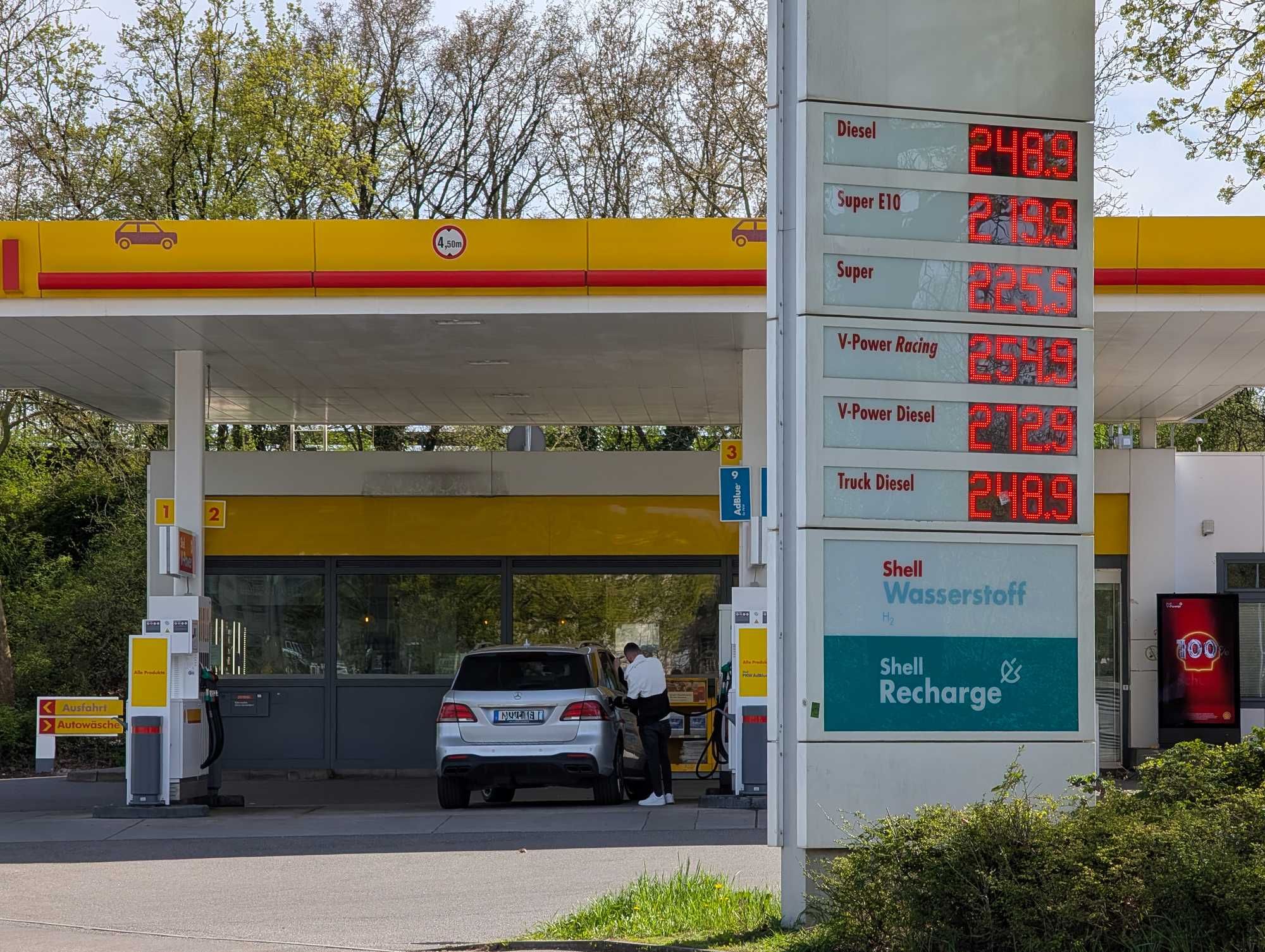 Alla Ue la benzina alle stelle sta bene