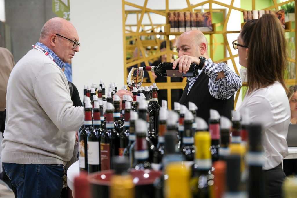 Torna il Vinitaly. Da Verona si scommette sulla rinascita del nostro vino