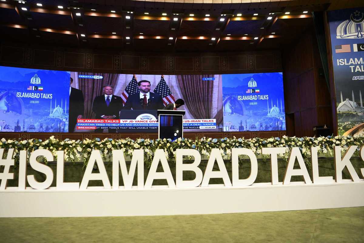 Sorpresa al tavolo pakistano: «Navi militari americane sono a Hormuz per sminarlo»