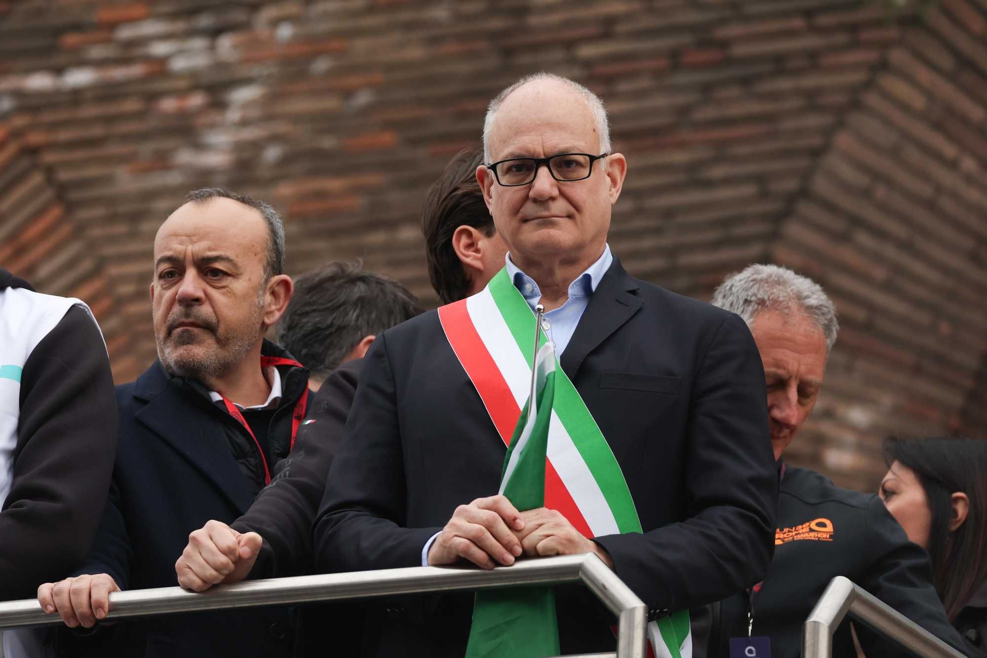 Gualtieri sa solo usare la motosega. «In 5 anni ha tagliato 40.000 alberi»