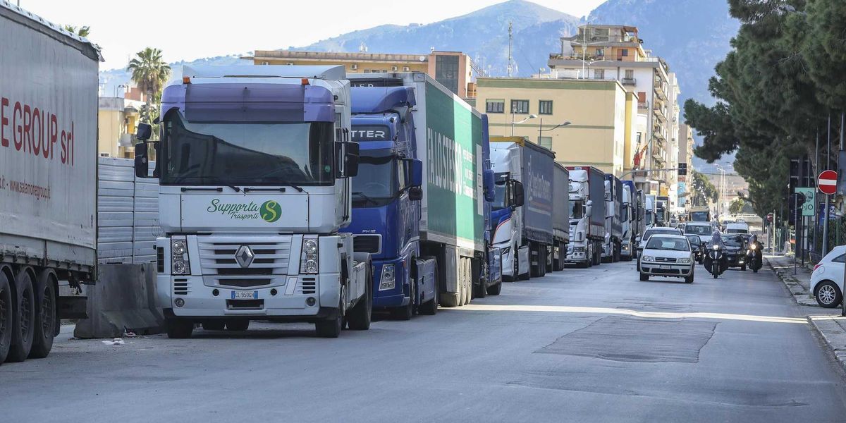 merci ferme nei porti della sicilia scatta l8217allarme farmaci per l8217estate da Laverita.info merci ferme nei porti della sicilia scatta l8217allarme farmaci per l8217estate