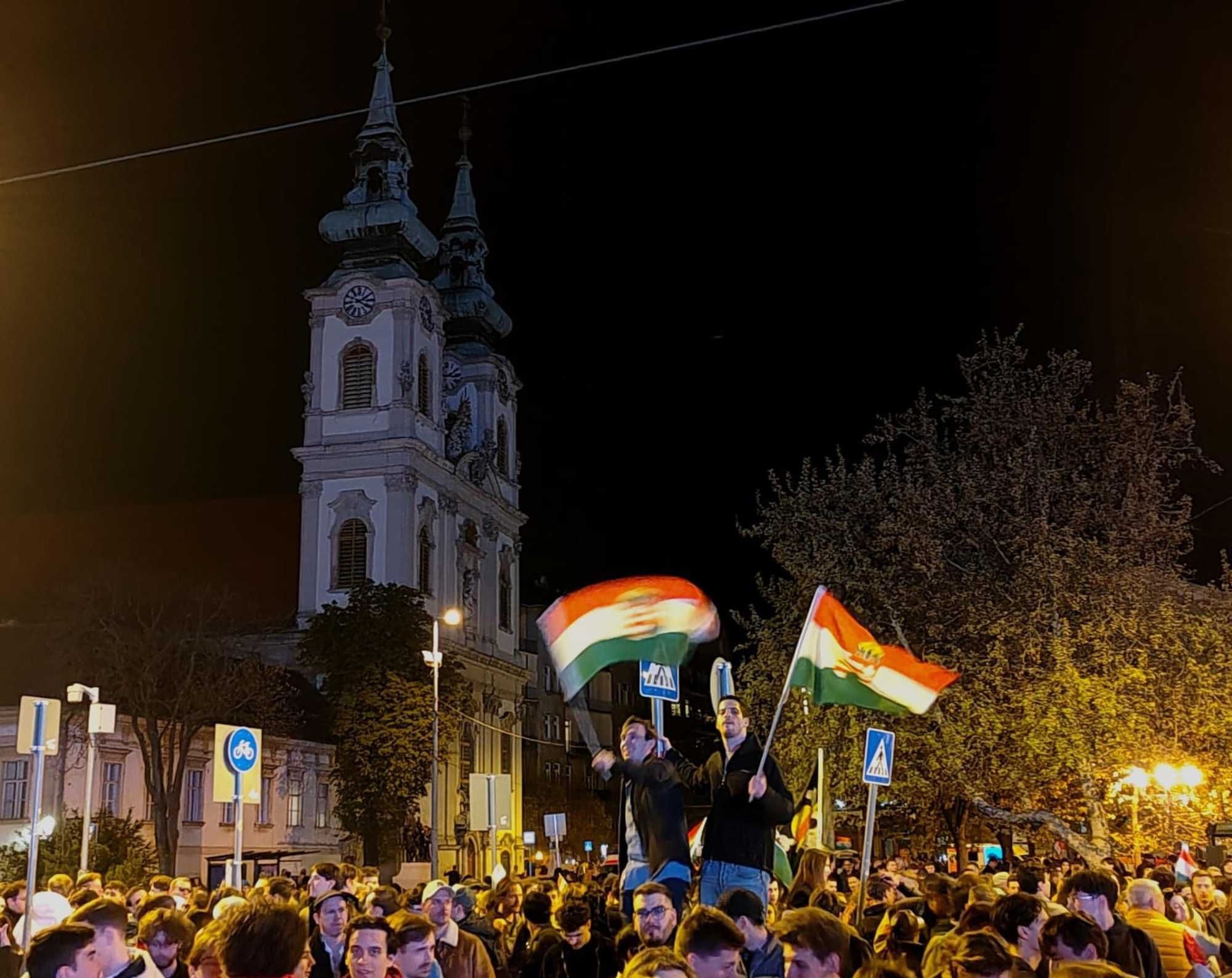 La realtà spazza il (luogo)comunismo. Chi urla al «regime» finisce smentito