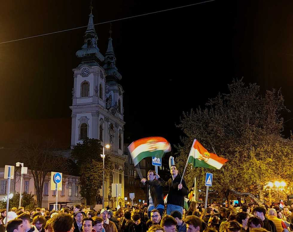 La realtà spazza il (luogo)comunismo. Chi urla al «regime» finisce smentito