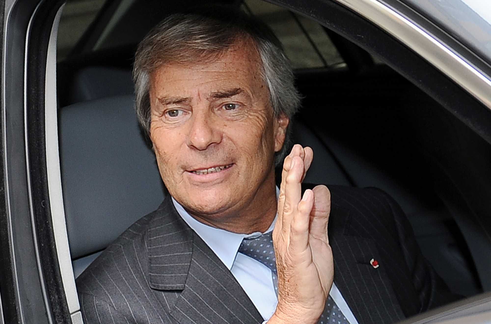 Bolloré lancia il think tank cristiano e anti Macron: «Meno immigrati e aborti»