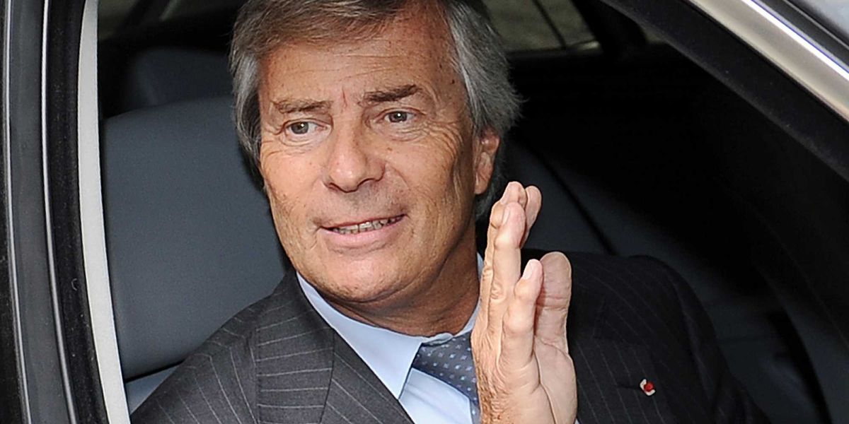 bollor233 lancia il think tank cristiano e anti macron meno immigrati e aborti