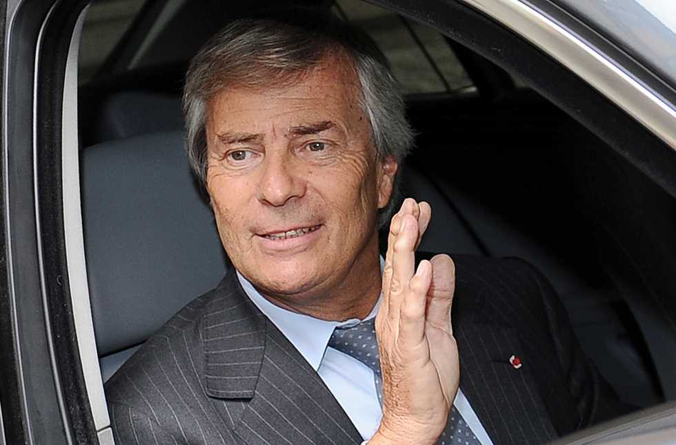 Bolloré lancia il think tank cristiano e anti Macron: «Meno immigrati e aborti»