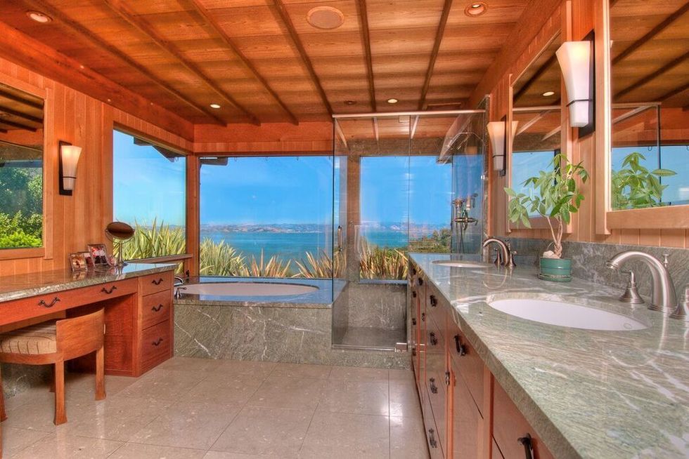 Master Bedroom Bathroom 