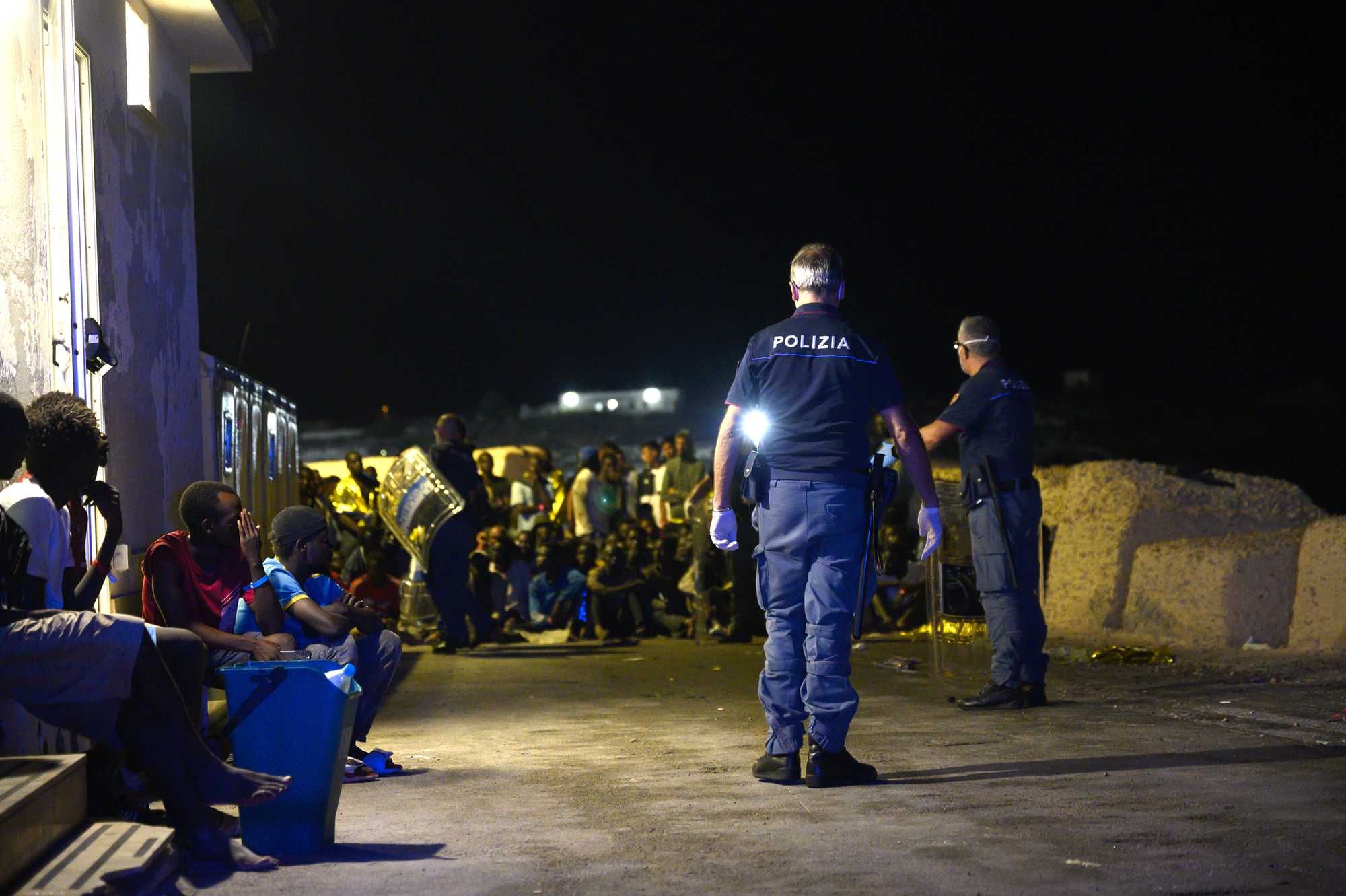 L’emendamento sui rimpatri passa in Senato senza strilli: tre giorni dopo si desta il Colle