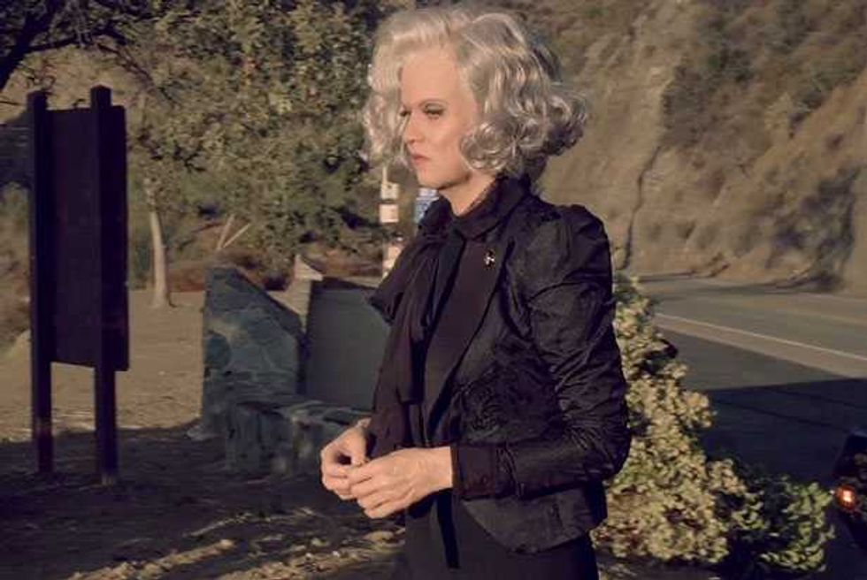 A Wrinkly Katy Perry Remembers Her Youth In "The One That Got Away" Video