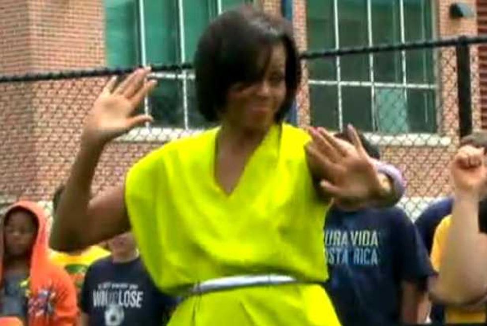 Breaking: Michelle Obama Knows How To Dougie
