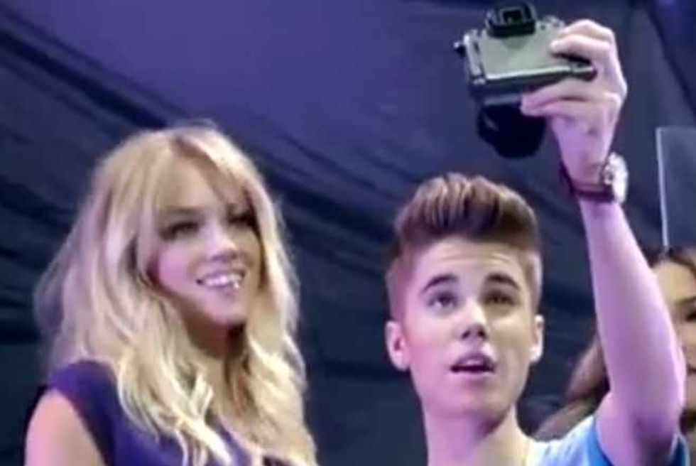 Ladies Love The Bieb: Supermodels "Sing" to Justin Bieber's "Beauty and a Beat"